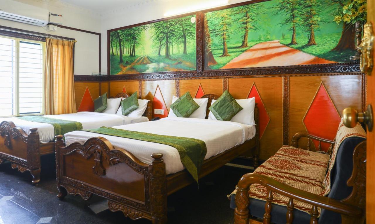 Treebo Nava Nidhi Comforts Bangalore Exterior foto