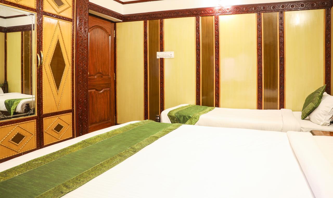 Treebo Nava Nidhi Comforts Bangalore Exterior foto